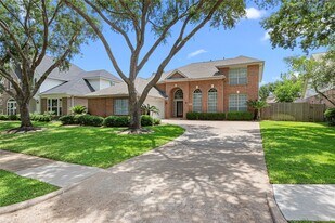 1807 Rustic Hills Ct in Sugar Land, TX - Building Photo