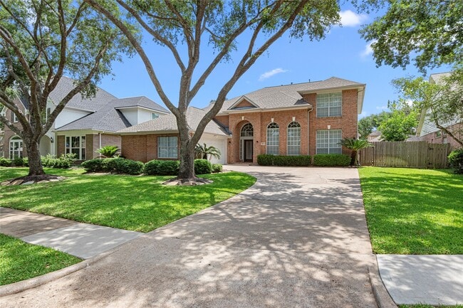 1807 Rustic Hills Ct