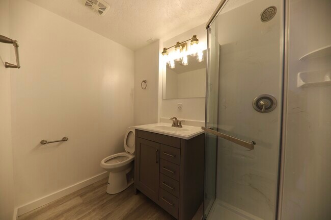 218 E 500 N-Unit -Unit 1 in Logan, UT - Foto de edificio - Building Photo