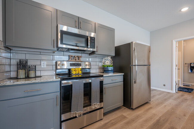 The Lofts at Bridgewood in Oak Grove, MO - Foto de edificio - Interior Photo