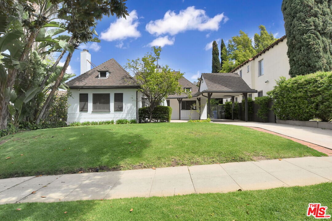 1512 Pandora Ave in Los Angeles, CA - Foto de edificio