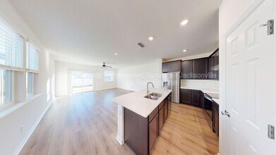 7675 Merchants Way in Jacksonville, FL - Building Photo - Building Photo