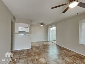 821 Joan D Arc Ave in Phoenix, AZ - Building Photo - Building Photo