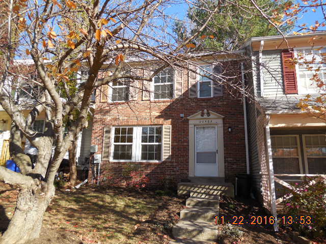 20465 Afternoon Ln in Germantown, MD - Building Photo
