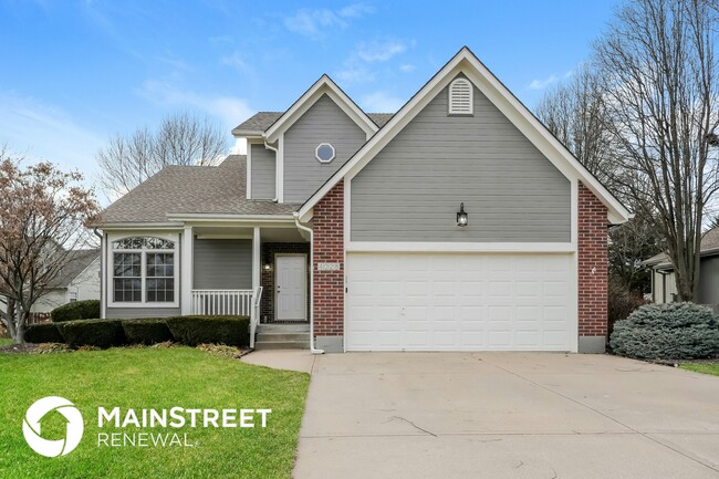 property at 4028 SW Chatham Dr