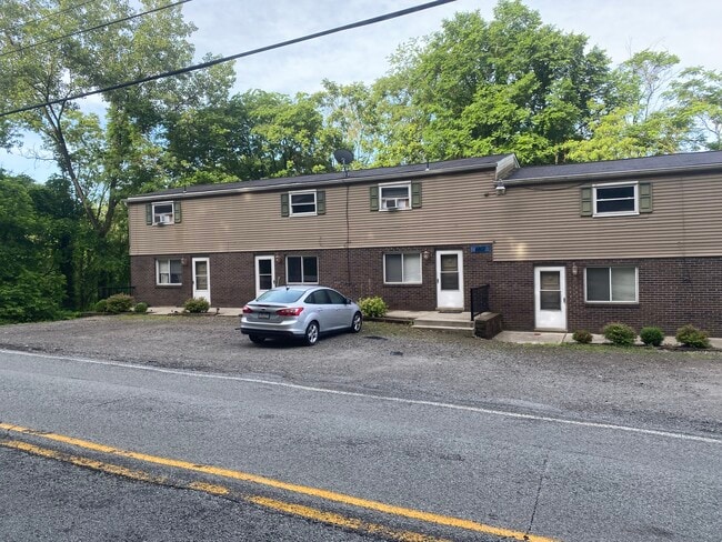 4807 Sardis Rd, Unit 1 in New Kensington, PA - Building Photo - Building Photo