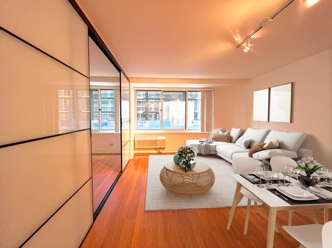 211 E Ohio St, Unit 911 in Chicago, IL - Building Photo - Building Photo