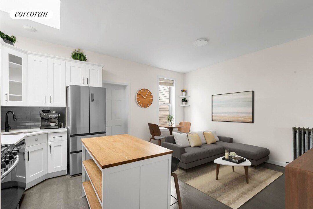 566 Quincy St in Brooklyn, NY - Building Photo