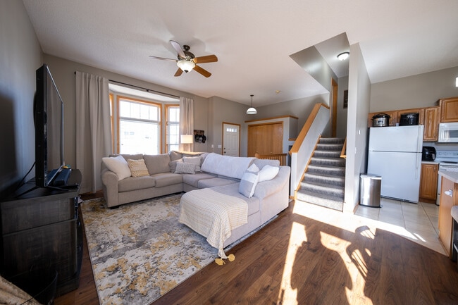 20647 Hampshire Way in Lakeville, MN - Building Photo - Building Photo