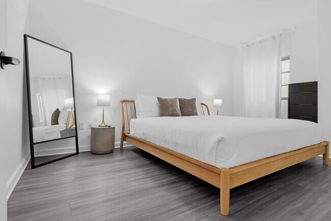 1200 Ocean Dr in Miami Beach, FL - Building Photo - Building Photo