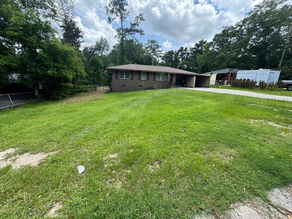 2408 Groveland Cir S in Macon, GA - Building Photo