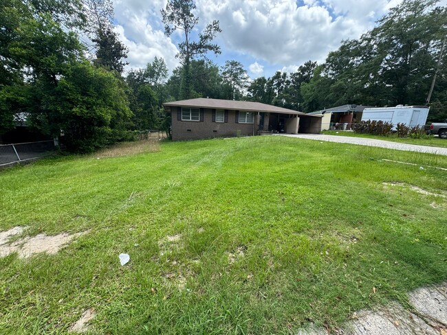 property at 2408 Groveland Cir S
