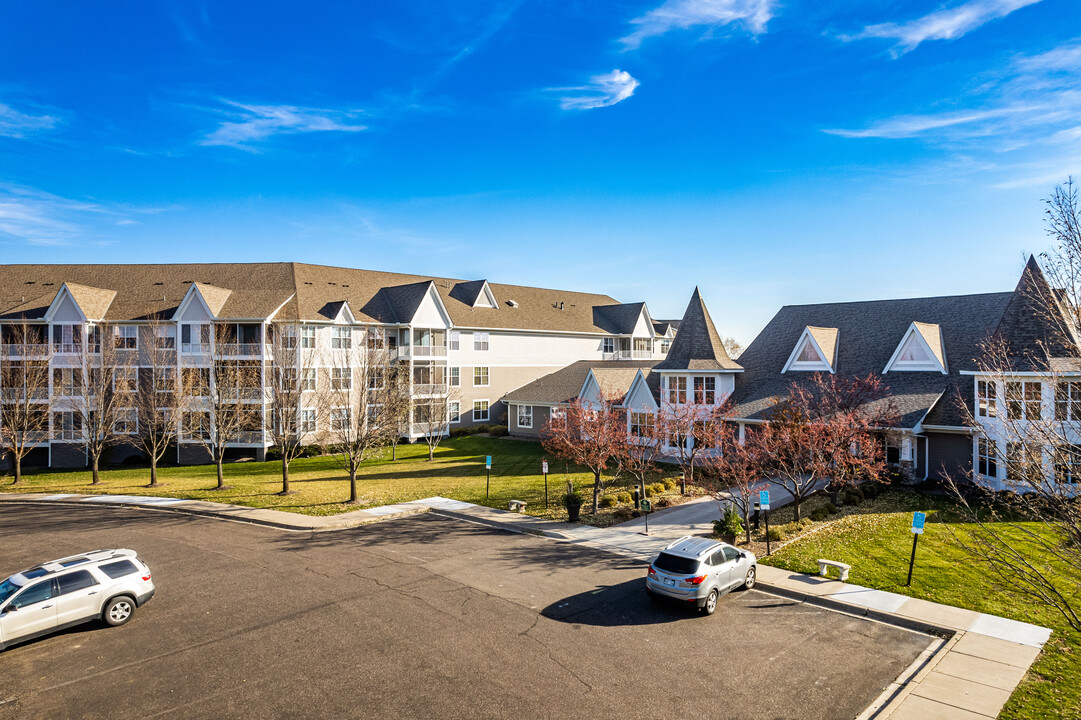 Medina Ridge Condominiums in Medina, MN - Building Photo