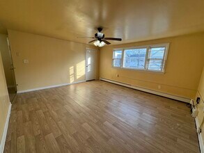 90 Roosevelt Ave in Jersey City, NJ - Building Photo - Building Photo