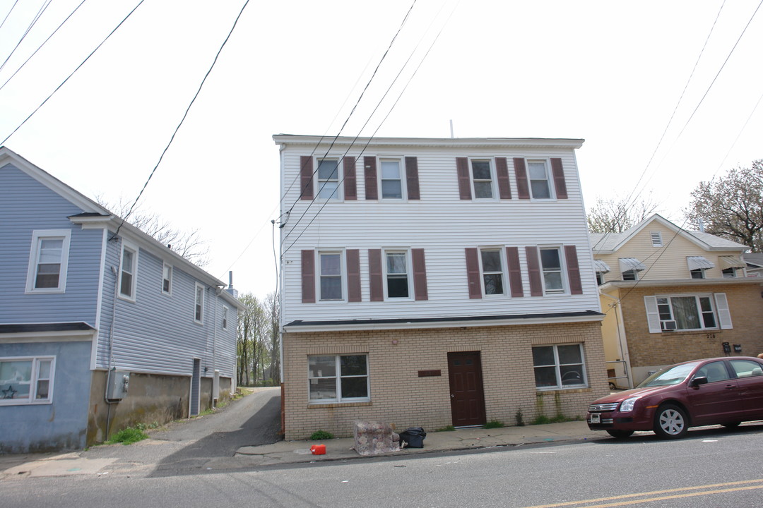 274 Chelsea Ave in Long Branch, NJ - Foto de edificio