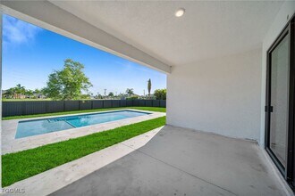 2504 SW 32nd St in Cape Coral, FL - Building Photo - Building Photo