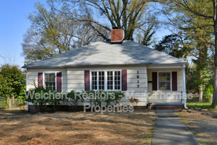 1817 Hillcrest Dr in Durham, NC - Building Photo