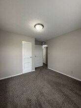 712 W Mission Ave in Bellevue, NE - Building Photo - Building Photo