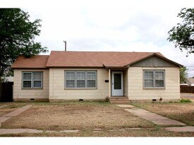 2702 42nd St in Lubbock, TX - Building Photo
