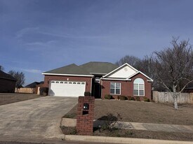 104 Sir Patrick Way in Warner Robins, GA - Building Photo