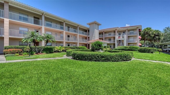 6505 Stone River Rd in Bradenton, FL - Building Photo - Building Photo