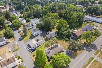 160 Beecher St in Southington, CT - Building Photo - Building Photo
