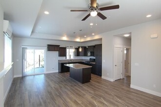 1984 Goren Ct in Redding, CA - Building Photo - Building Photo