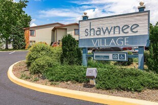 Shawnee Village in Marion, IL - Building Photo