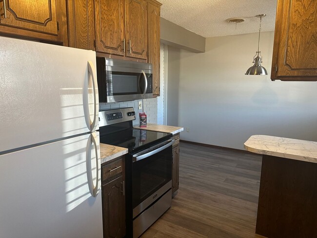 1352 Meadow Ln-Unit -1352 in Weatherford, OK - Building Photo - Building Photo