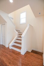 2342 N Lawndale Ave in Chicago, IL - Building Photo - Building Photo