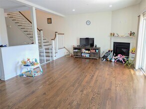 304 Boulder Ridge Rd in South Salem, NY - Building Photo - Building Photo