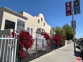 945 E Jefferson Blvd in Los Angeles, CA - Building Photo