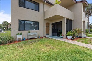 1145 N Shannon Ave in Indialantic, FL - Building Photo