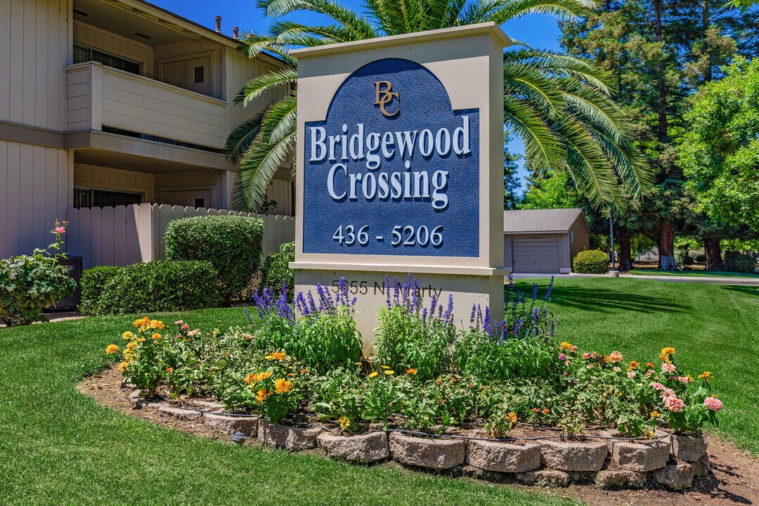 Bridgewood Crossing in Fresno, CA - Building Photo