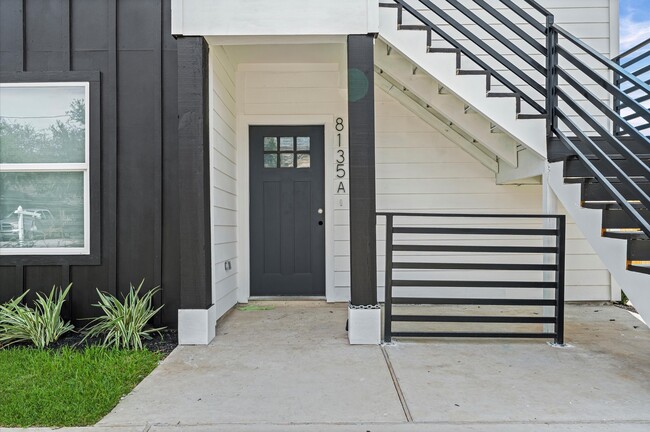 8135 Woodward St in Houston, TX - Building Photo - Building Photo