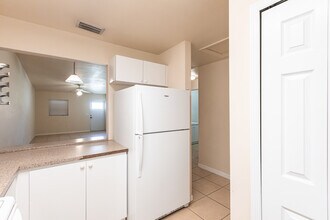 1321 SE 8th Ave in Cape Coral, FL - Building Photo - Building Photo