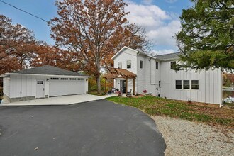 29032 Kramer Dr in Waterford, WI - Foto de edificio - Building Photo