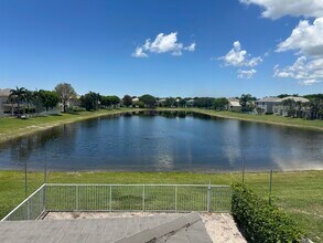 127 Lancaster Way in Royal Palm Beach, FL - Building Photo - Building Photo