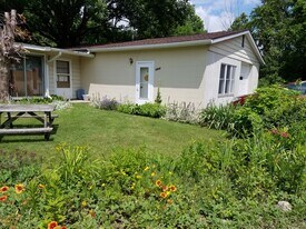 2318 S Lake Sharon Rd