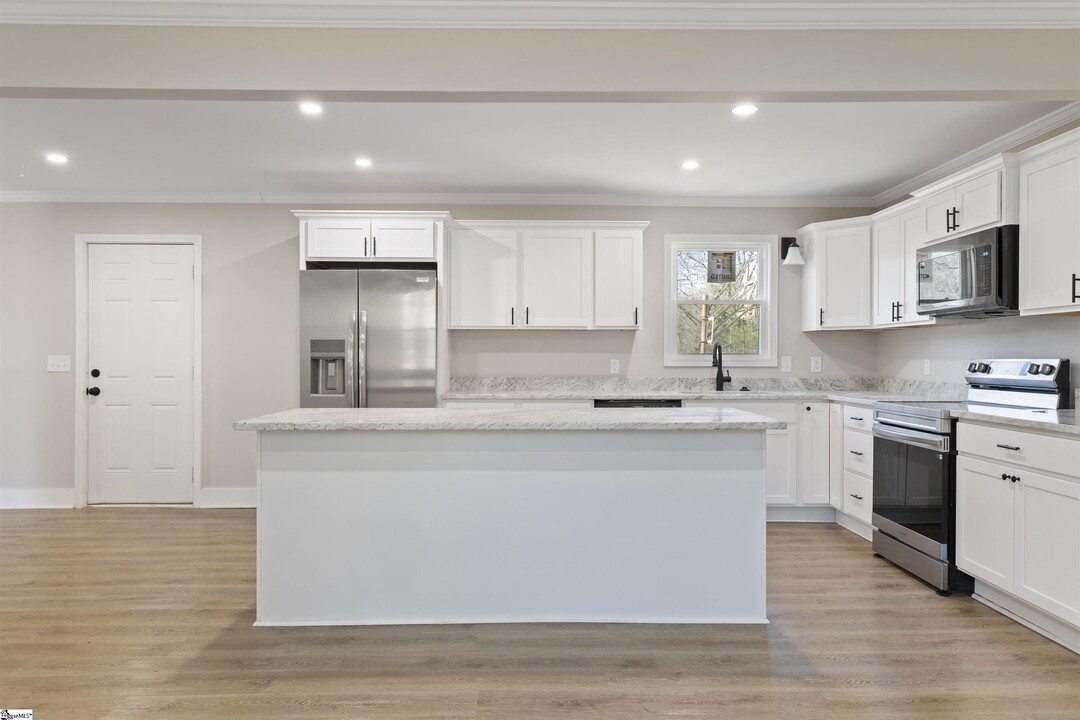 267 Catherine Ln in Seneca, SC - Building Photo