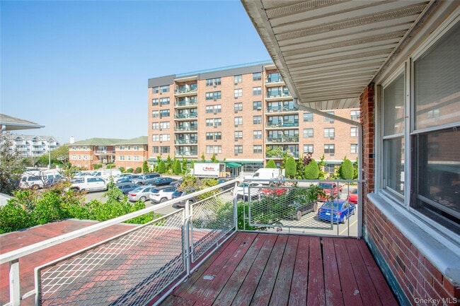 340 E Broadway in Long Beach, NY - Building Photo - Building Photo