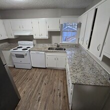 1197 Lake Dr in Jonesboro, GA - Building Photo - Building Photo