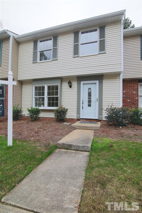 7705 Sandra Ln in Raleigh, NC - Building Photo