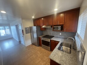 8079 Greenridge Dr, Unit 80 in Oakland, CA - Foto de edificio - Building Photo
