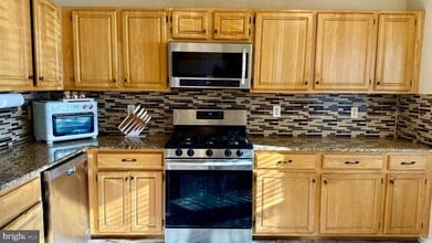 17 Jill Ct in Franklin Township, NJ - Building Photo - Building Photo