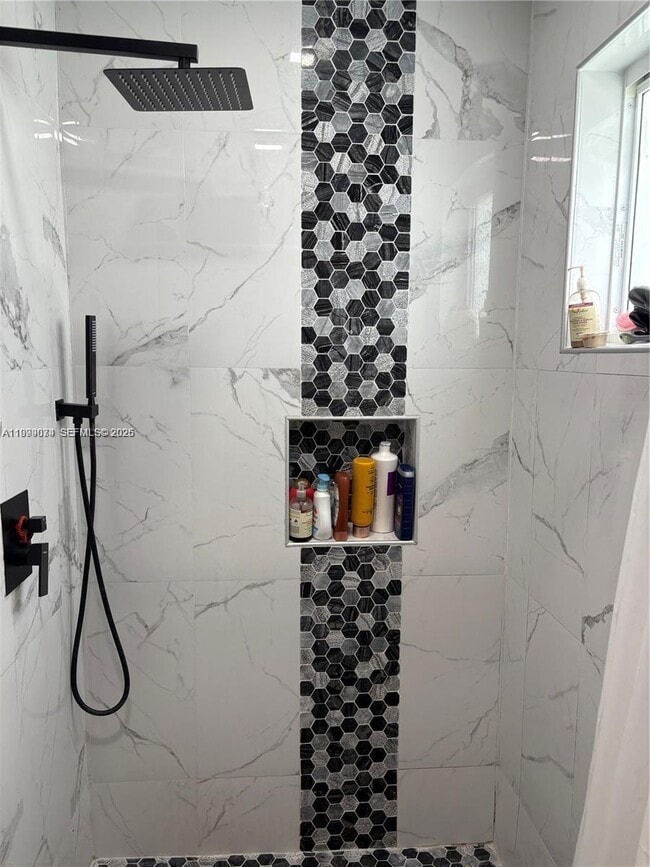 3355 NW 213th Terrace in Miami Gardens, FL - Building Photo - Building Photo