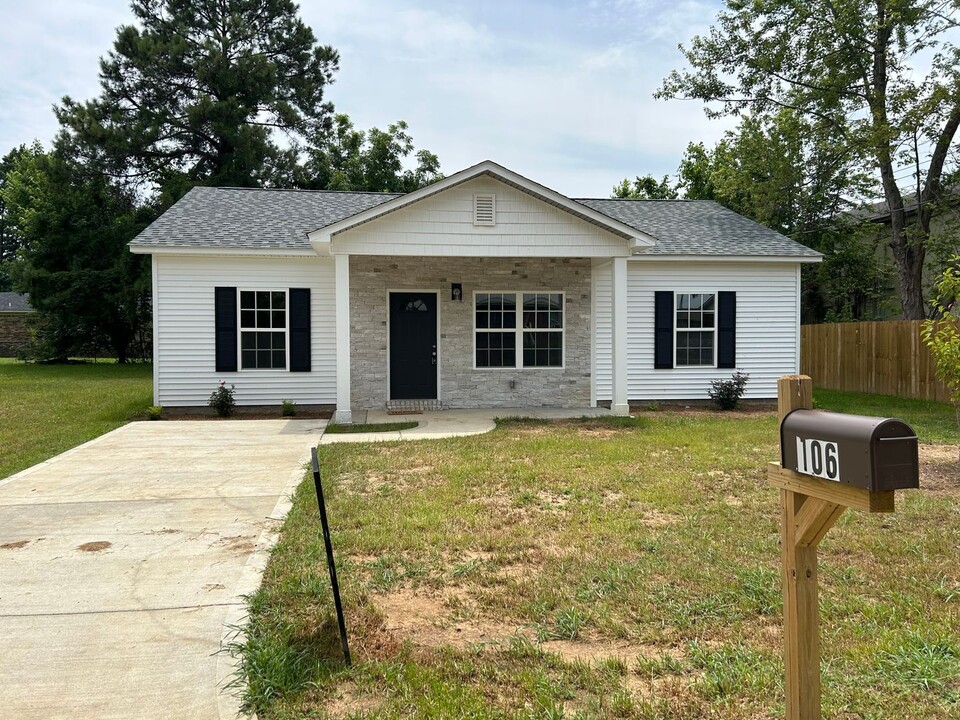 106 Jelk St in Brownsville, TN - Building Photo