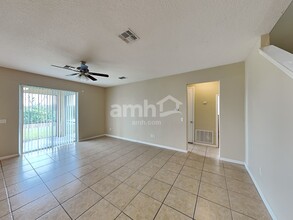 523 Vista Ridge Dr in Ruskin, FL - Building Photo - Building Photo