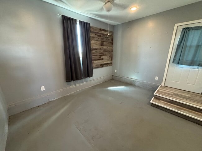 property at 520 E Garfield Ave