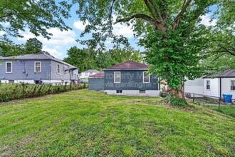 7431 Esterbrook Dr in St. Louis, MO - Building Photo - Building Photo